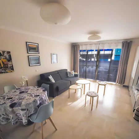 Spacieux En Bord De Apartmán *